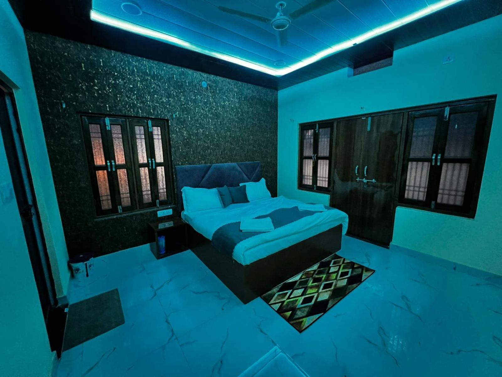 Gulab Residency Hotel Varanasi Exterior photo