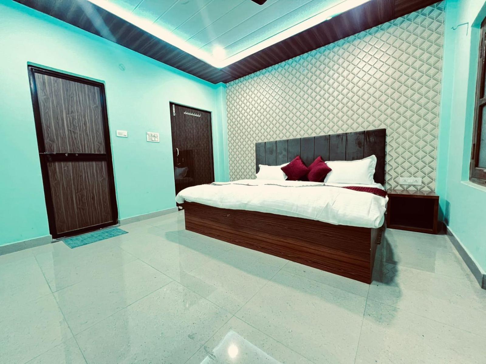 Gulab Residency Hotel Varanasi Exterior photo
