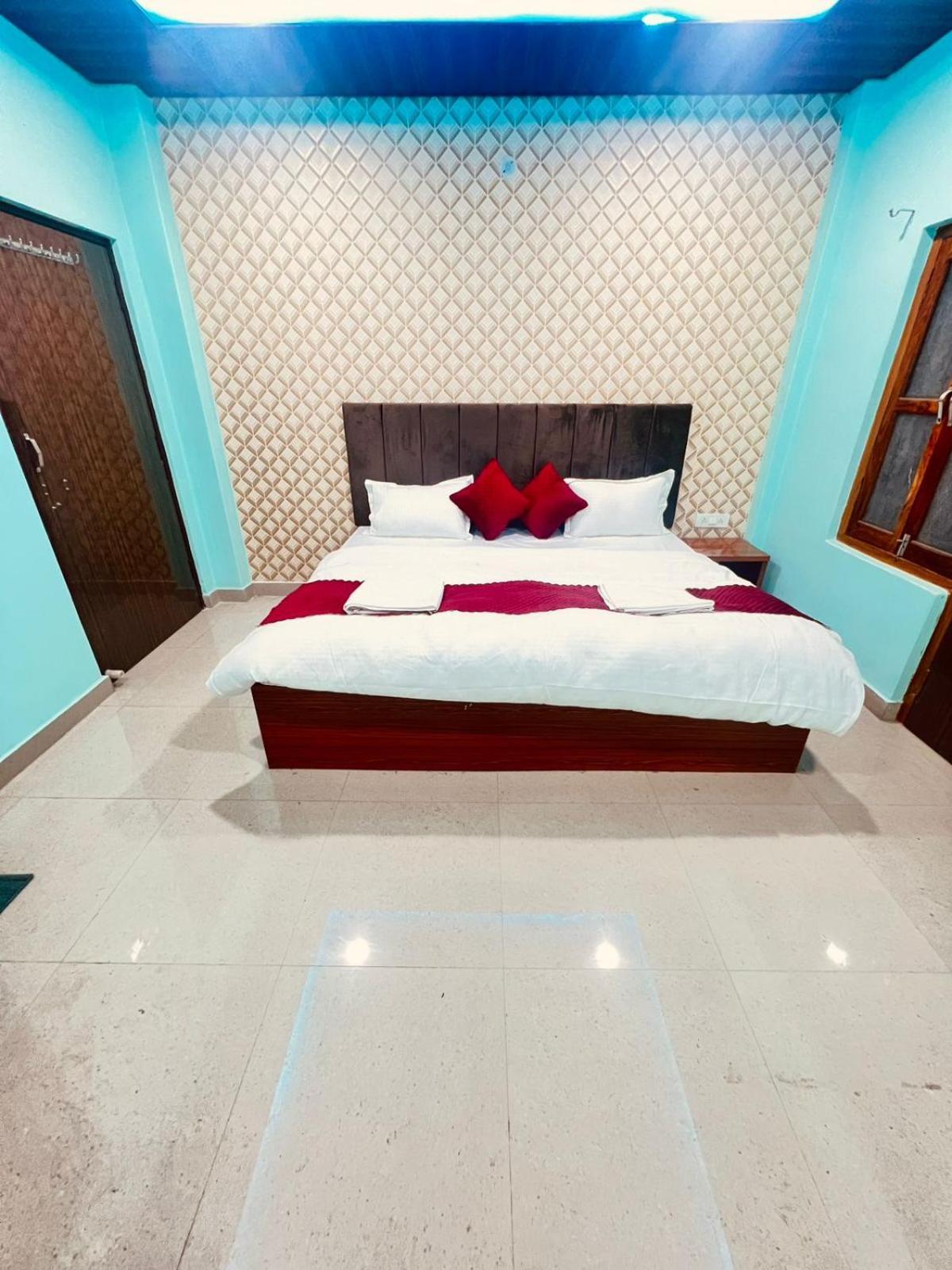 Gulab Residency Hotel Varanasi Exterior photo