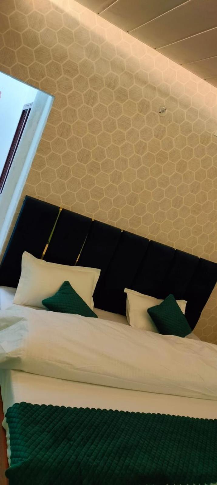 Gulab Residency Hotel Varanasi Exterior photo