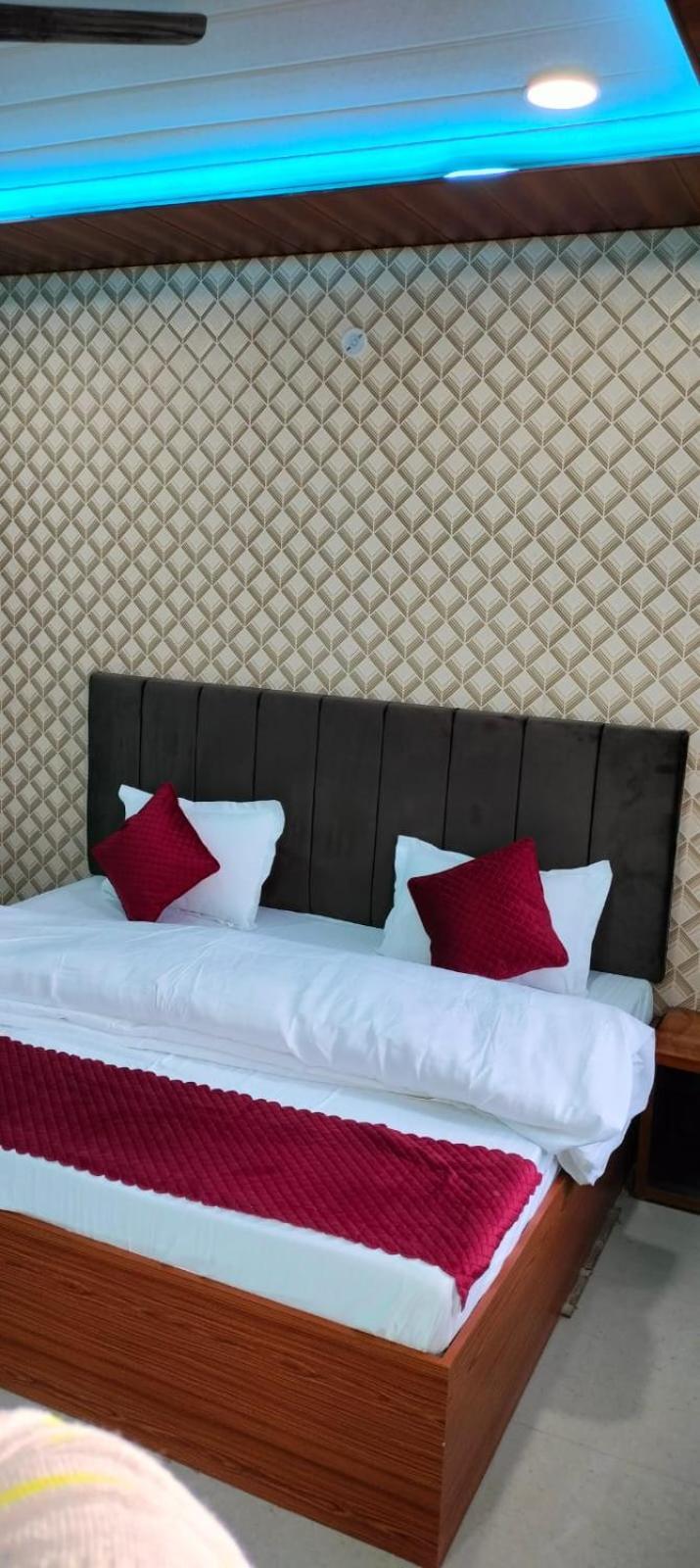 Gulab Residency Hotel Varanasi Exterior photo